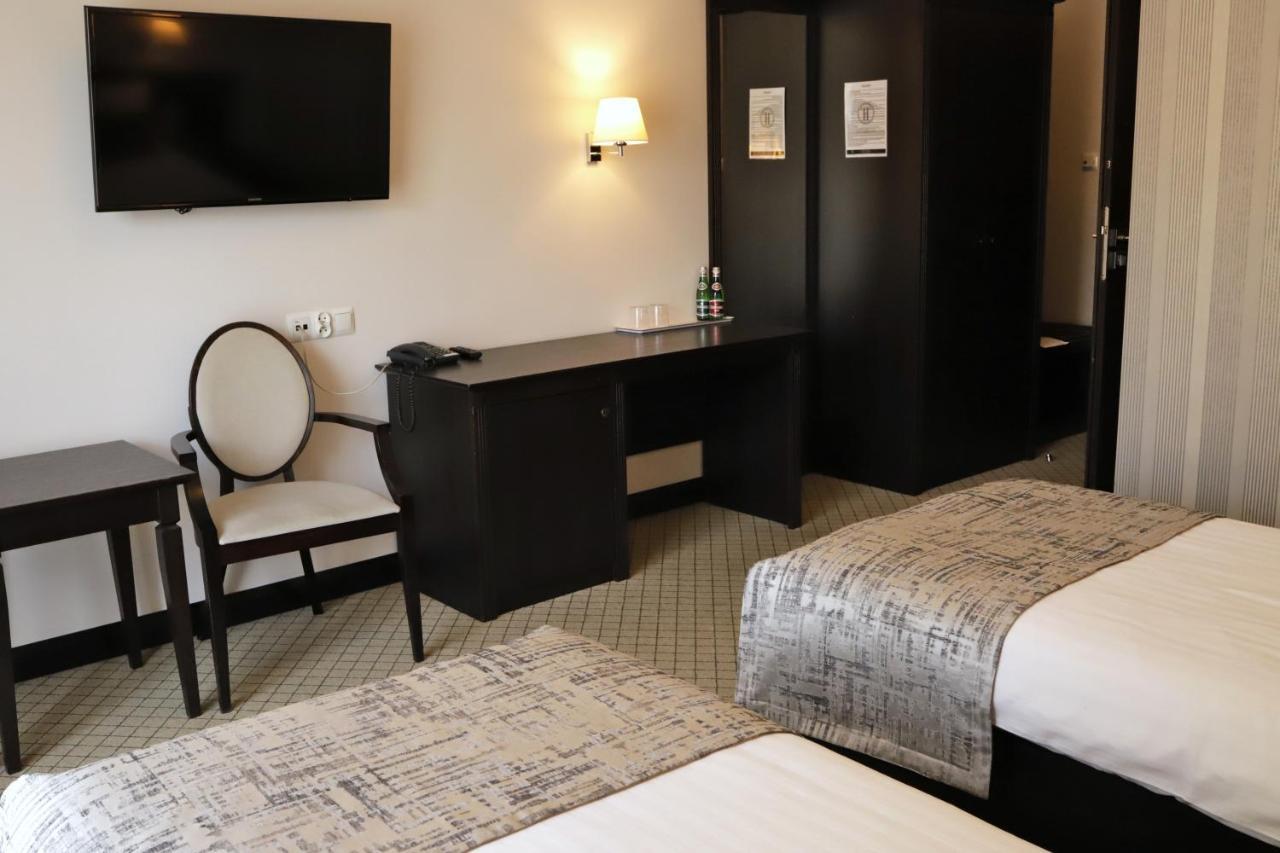 Hotel Toscania Włoszakowice Esterno foto
