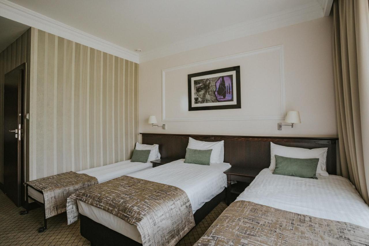 Hotel Toscania Włoszakowice Esterno foto