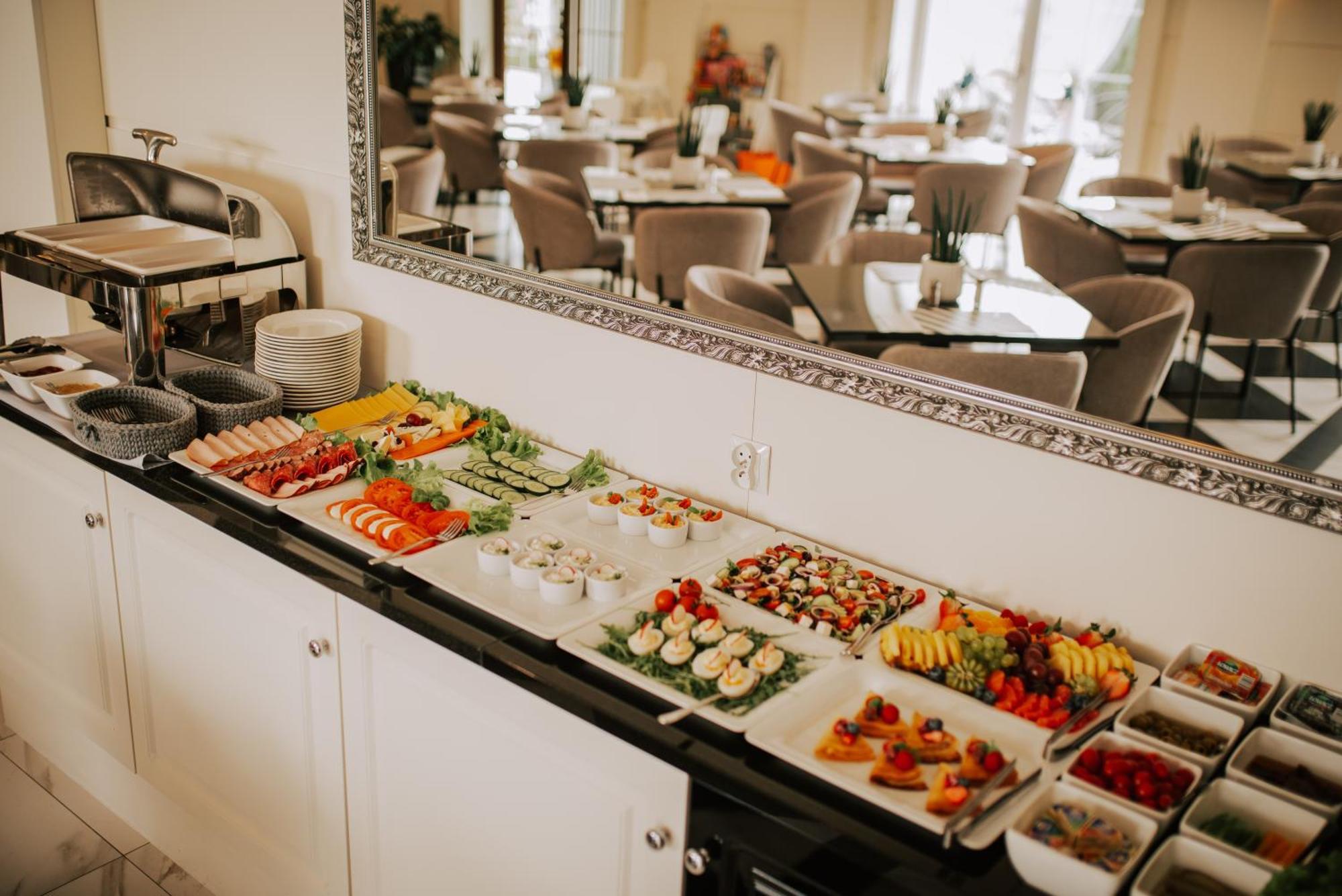 Hotel Toscania Włoszakowice Esterno foto